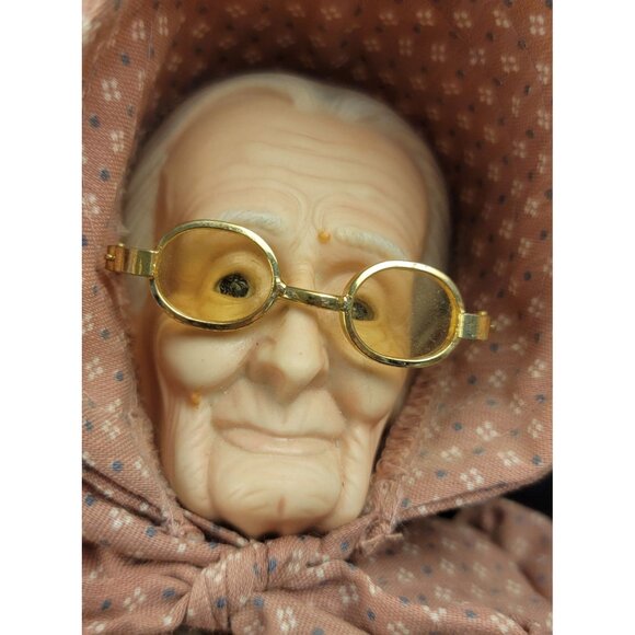 Antique Grandma and Grandpa Porcelain Dolls, 1995 - Picture 4 of 16